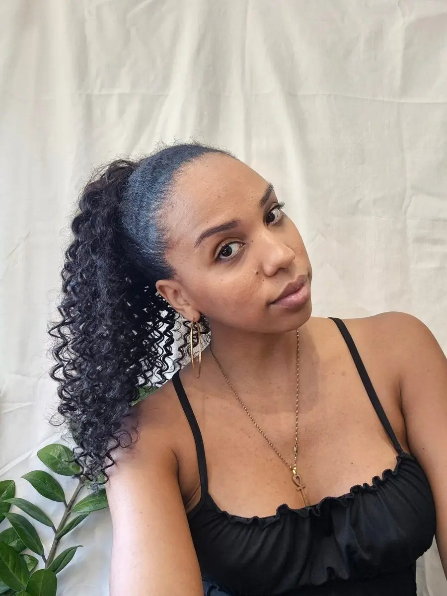 Deep Curl Ponytail