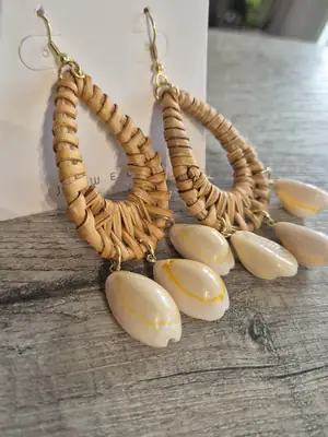 Oval Cauri Rattan Earrings