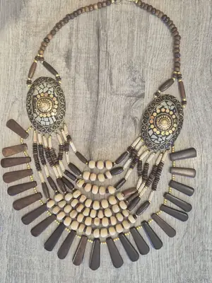 Collier Kamalia 4