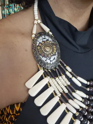 Collier Kamalia 7