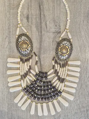 Collier Kamalia 8