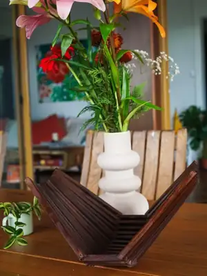 Fold-out trash can 3