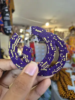 Senia Flat Hoop Earrings in Mauve 7