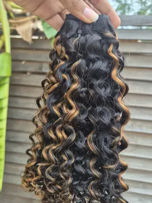 Paquet de tissage Funmi curl mèché