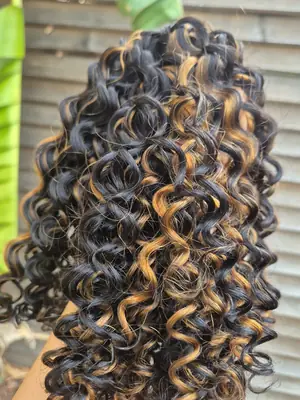 Paquet de tissage Funmi curl mèché