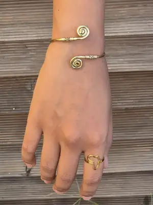 Double gold bangle