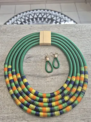 Parure Yoruba ( 8 couleurs ) 24