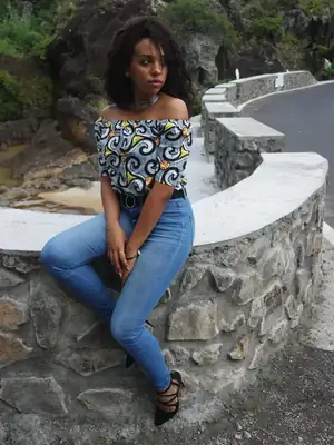 Arhimba off-the-shoulder top 3
