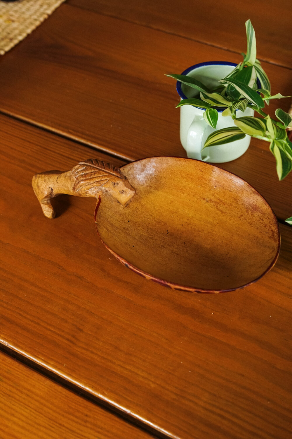 Small lion bowl - Image 2