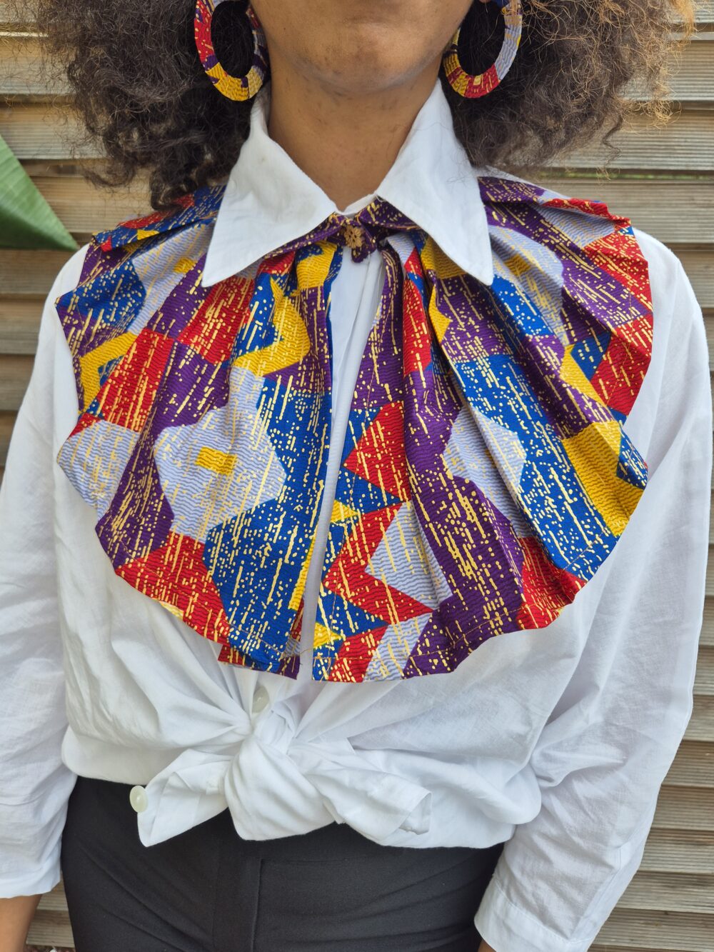 Senia patterned frill collar