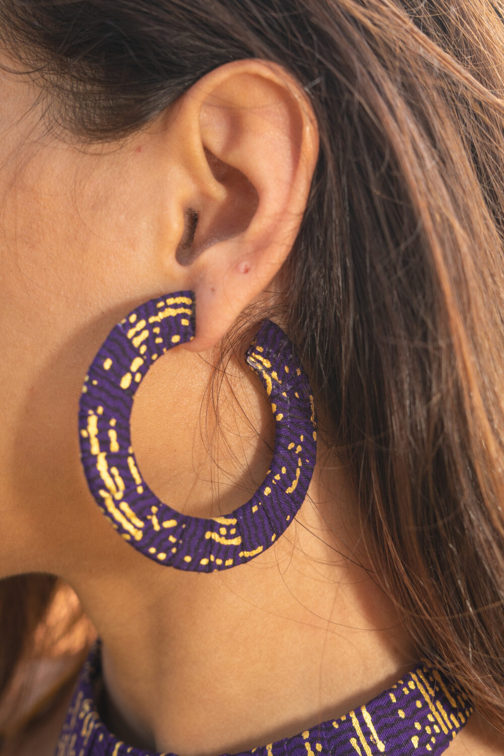 Senia mauve flat hoop earrings