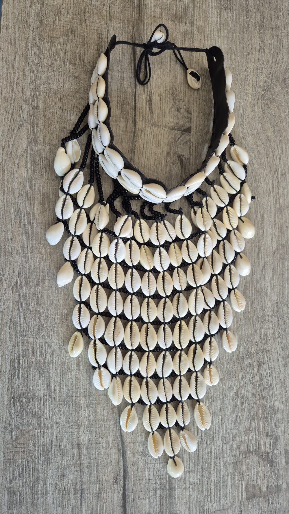Collier Cauris long – Image 3